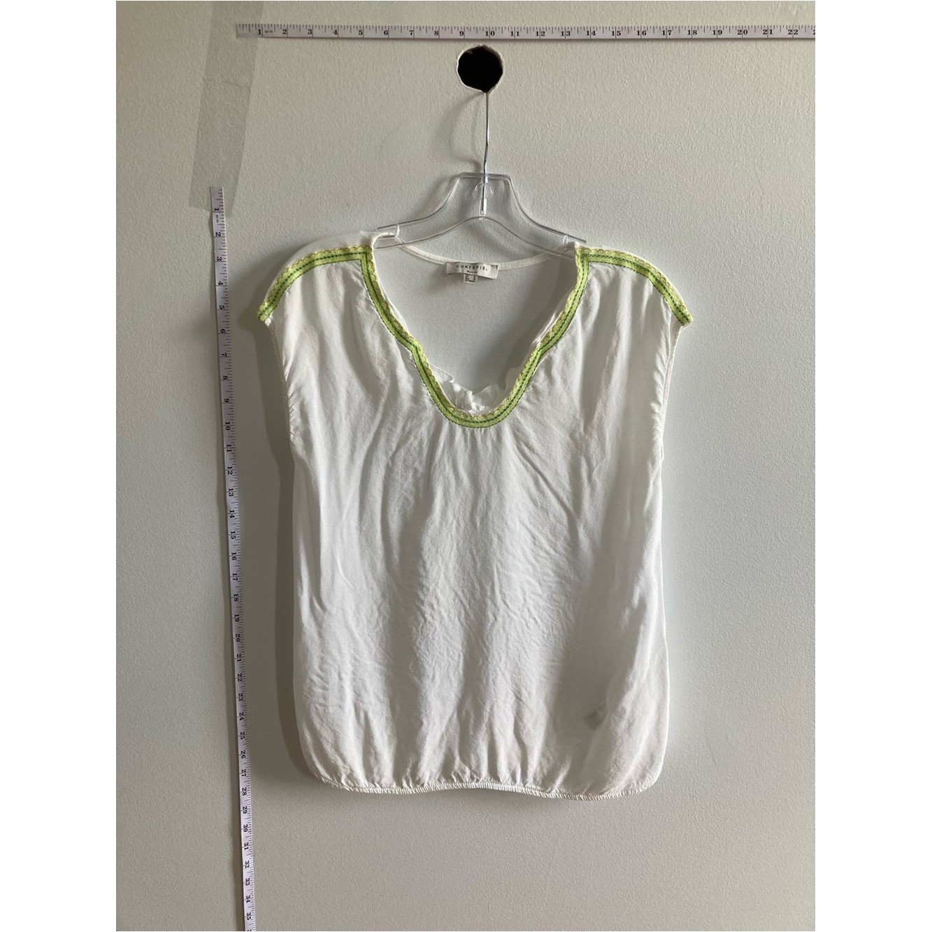 Cortefiel Medium Minimal Boho Lime Accent Top Fluid Eclectic Casual Blouse