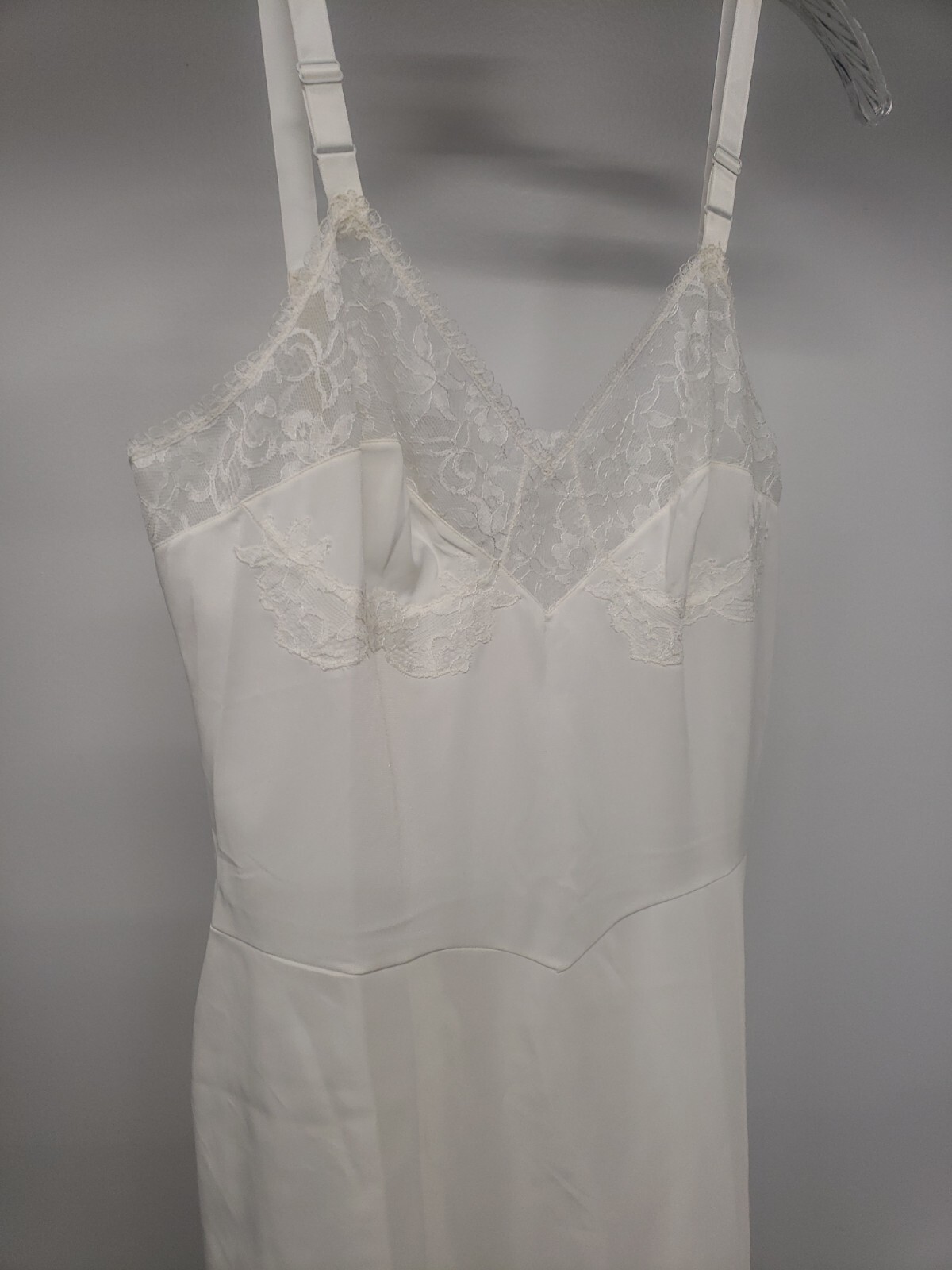 Warner’s Laros Sleepwear Size 34 White Vintage