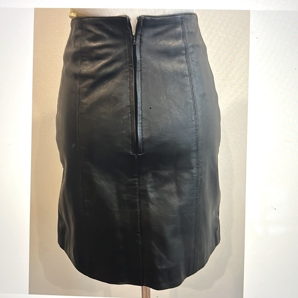Vintage Hugo Buscati Collection Black Leather Skirt Size 2