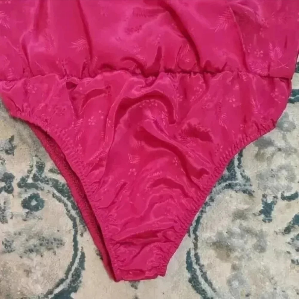 Vintage Shirley Of Hollywood embossed satin Pink Fuchsia Teddy Bodysuit Romper S