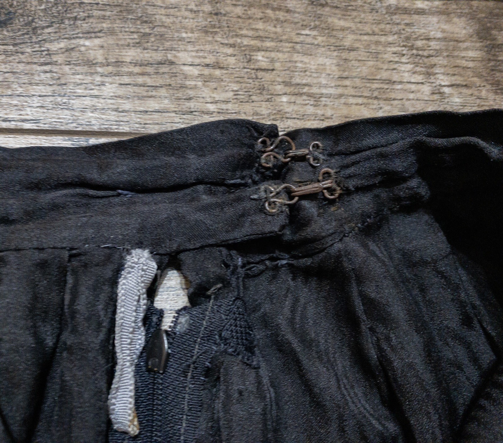 Vintage Pleated Black Skirt Womens 1930s 1940s 1950s Antique Era Zipper Button