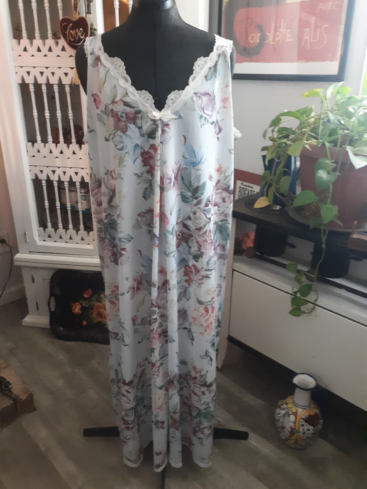 Vintage Chiha Womens Size Large Night Gown Floral Blue Pink Red Green Beige