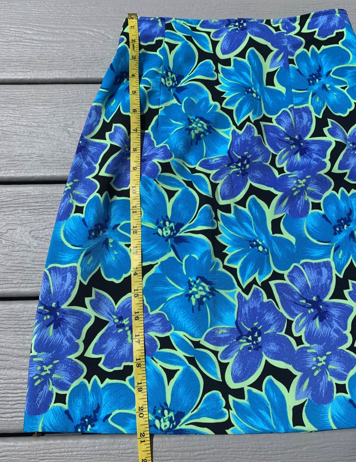 Vintage Floral Skirt Black w/Blue Purple Green Knee Length Sz 8 Light Flowy