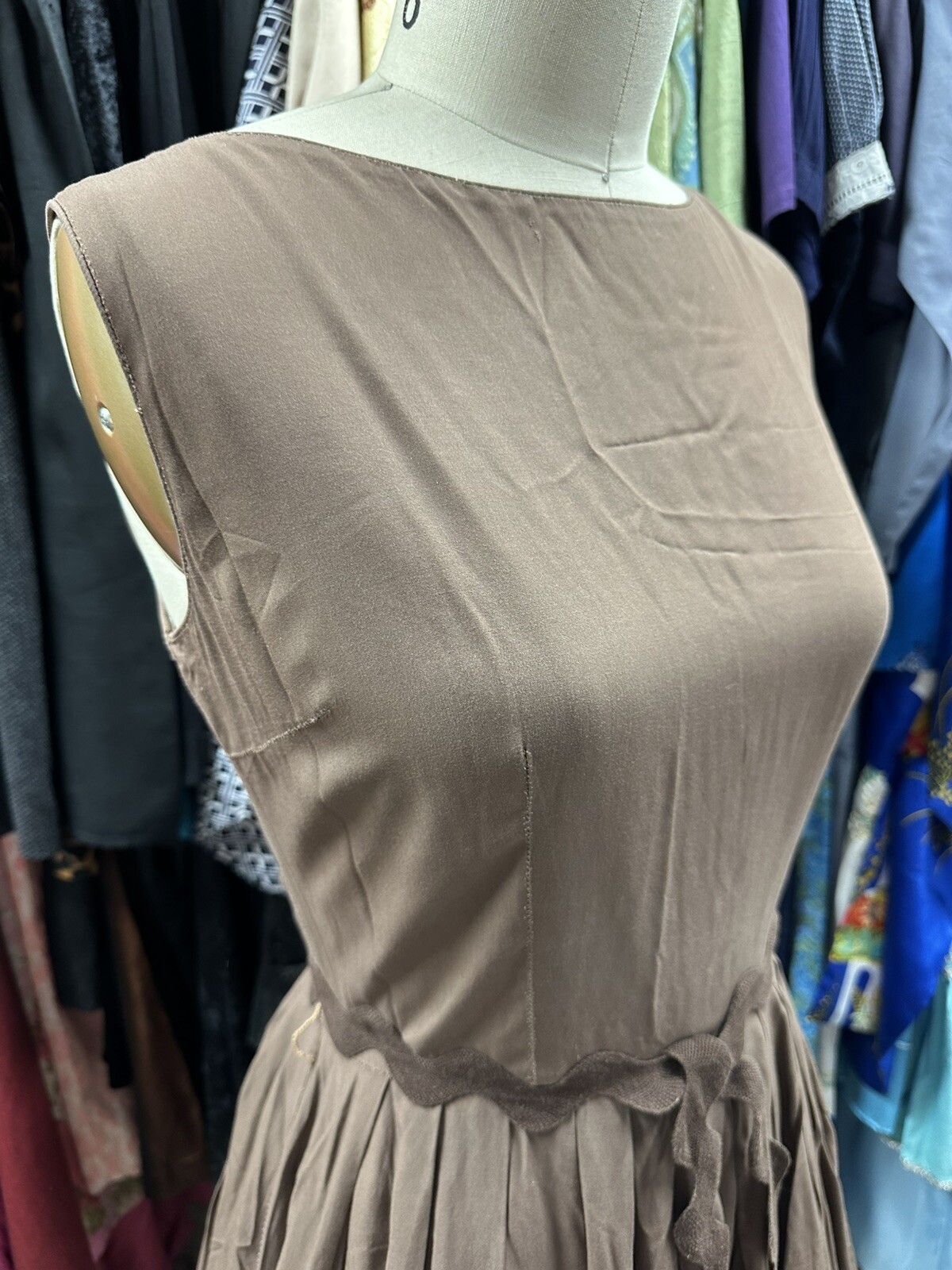 1950s Vintage Dress Casual Rayon Aline Chocolate Brown Bric Brac Pinup 40b 30w