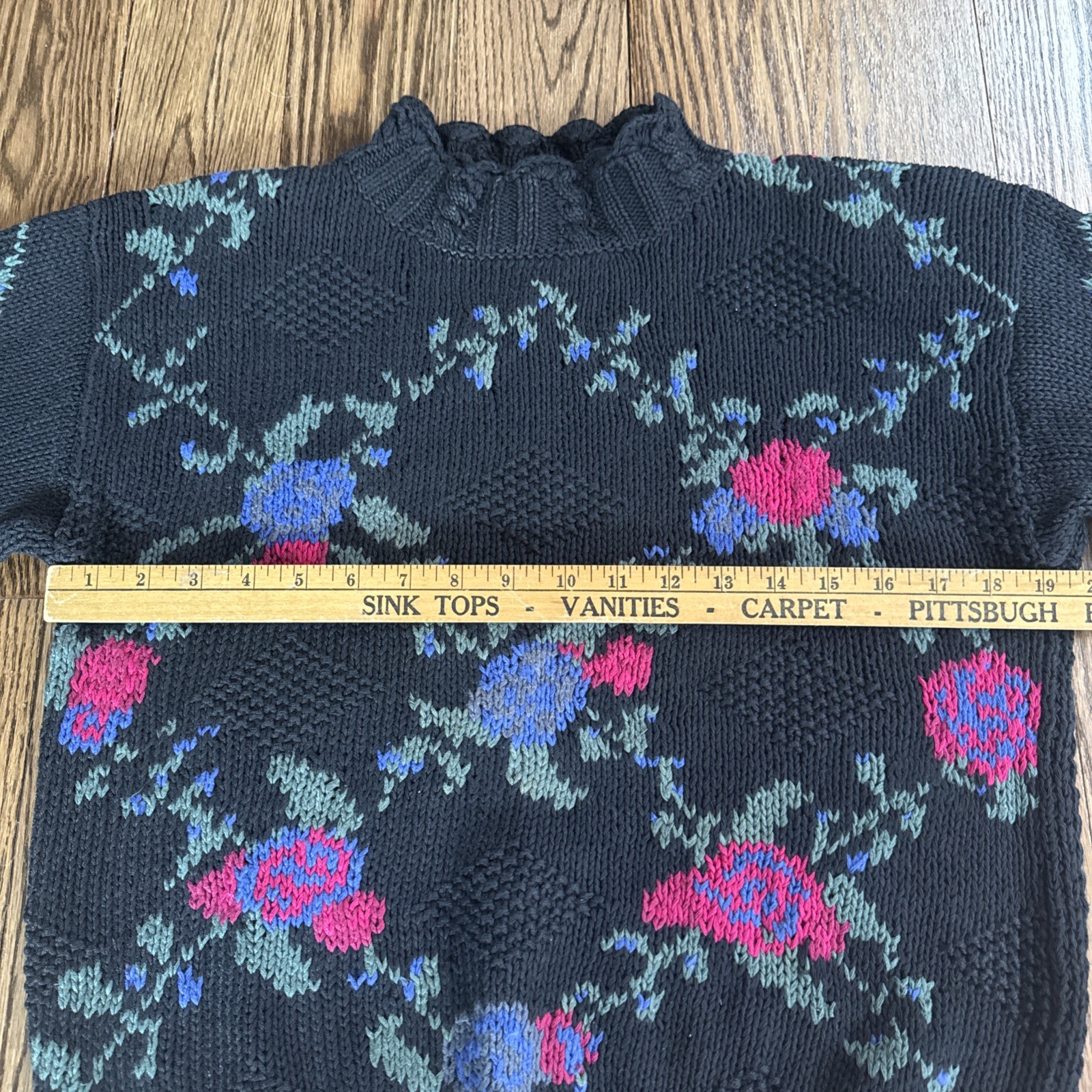 Vintage Maggie Lawrence Embroidered Granny Core Sweater Floral Large Runs Small