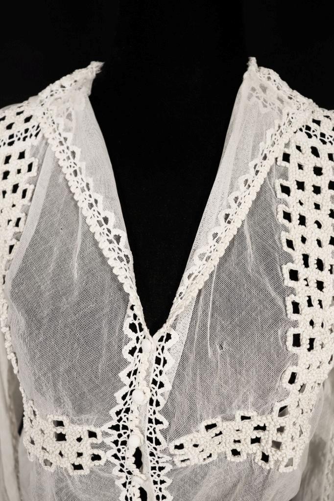 Antique French Edwardian Cotton Hand Embroidered Lace Blouse 42″ Bust