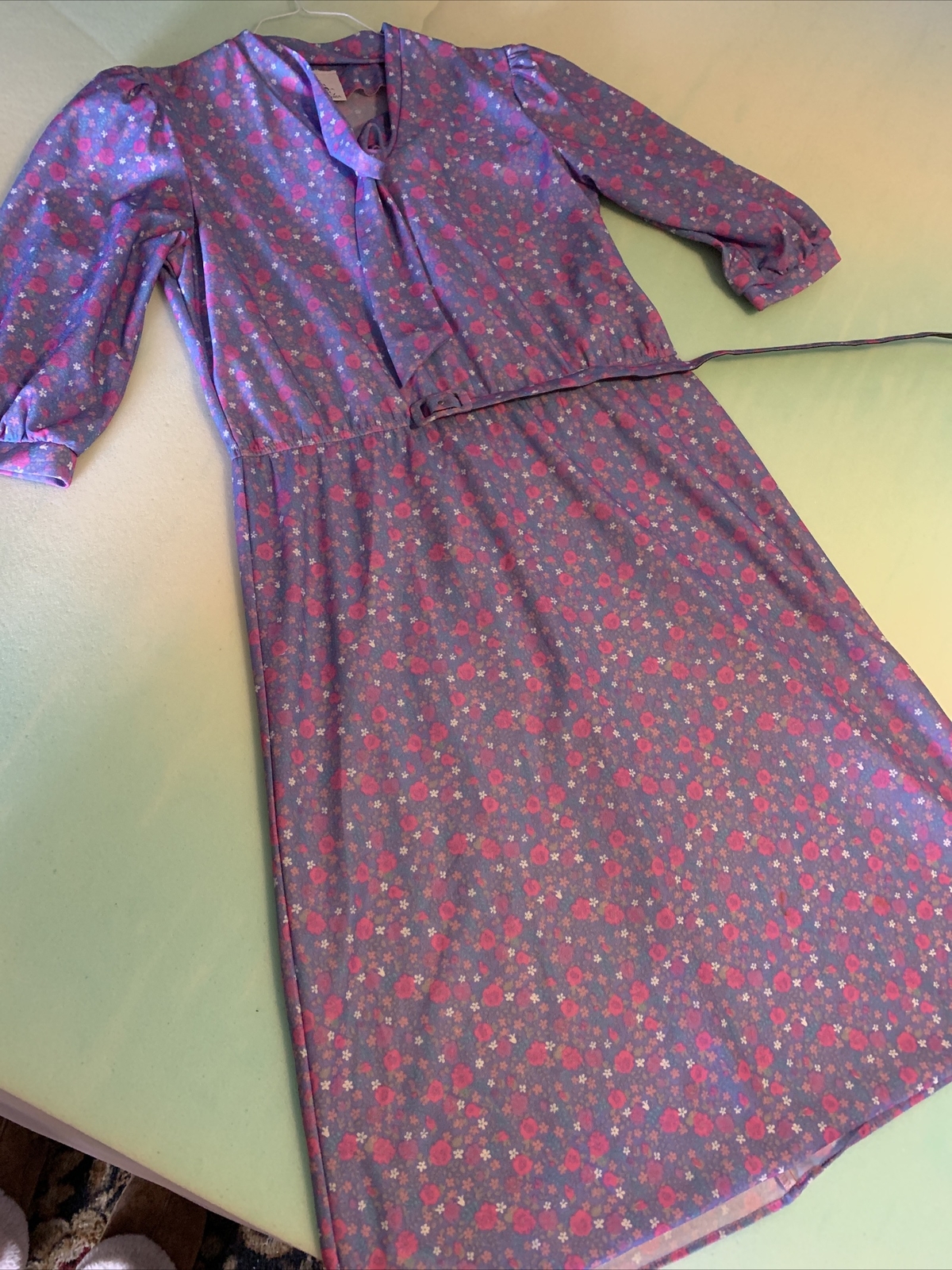 VINTAGE JSE CALIFORNIA 70’S PURPLE FLORAL PUFFY SLEEVE BELTED DRESS NECK TIE 8