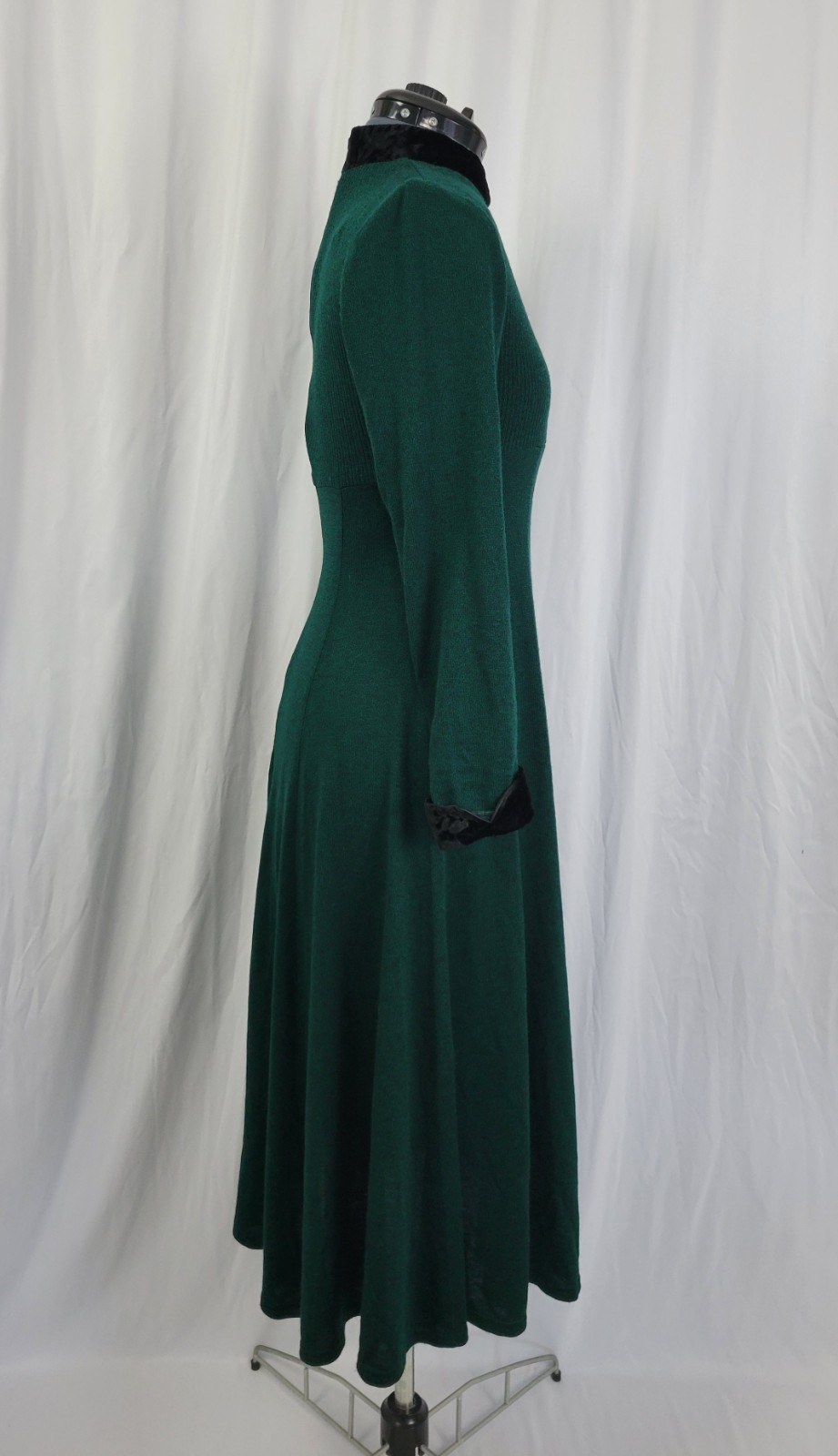 Vintage JSJ Petites Green & Black Empire Dress w Black Velvet Accents Size 8