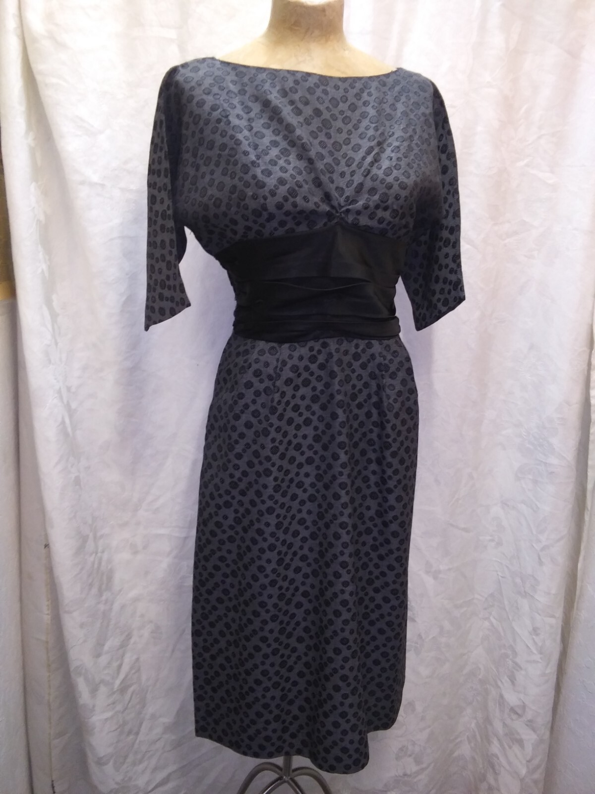 Vintage 1950’s Black & Gray Rayon Cocktail Wiggle Dress Size S/M