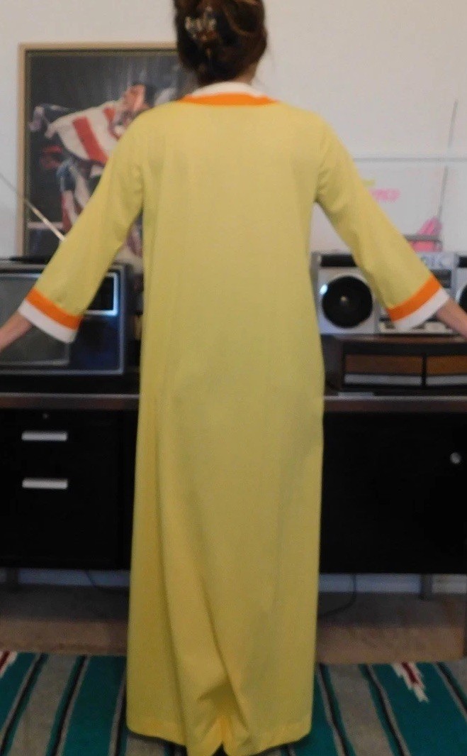JCPenney Vintage Loungewear Robe Yellow Orange White Regular Size S