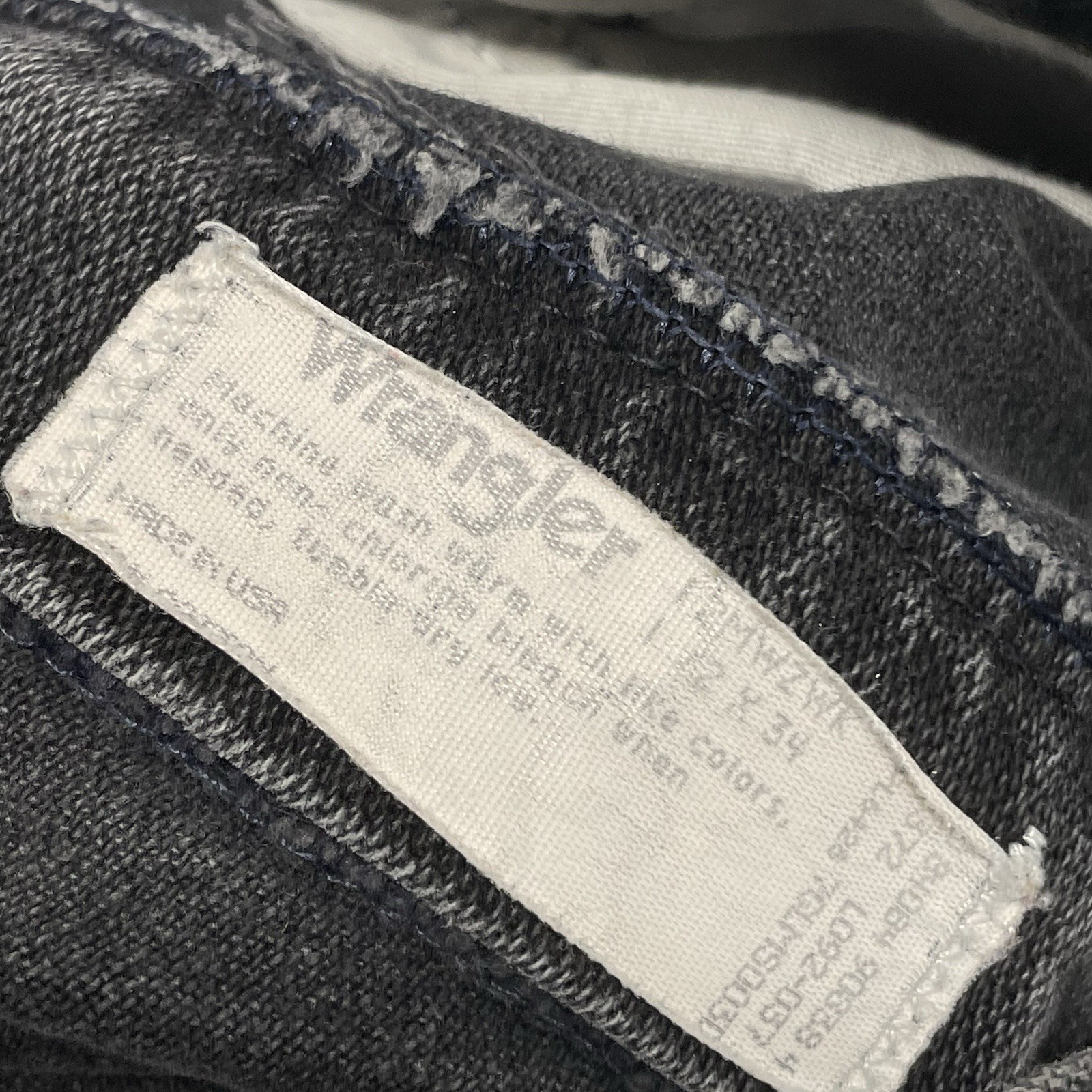 Womens Vtg Wrangler 12MWZWK Black Denim Jeans Meas. 24×32 Made In USA!