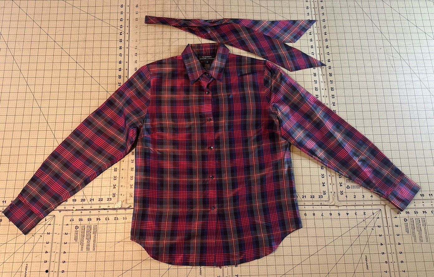 Vintage Lauren By Ralph Lauren Women’s Button Down 100% Silk Shirt With Necktie
