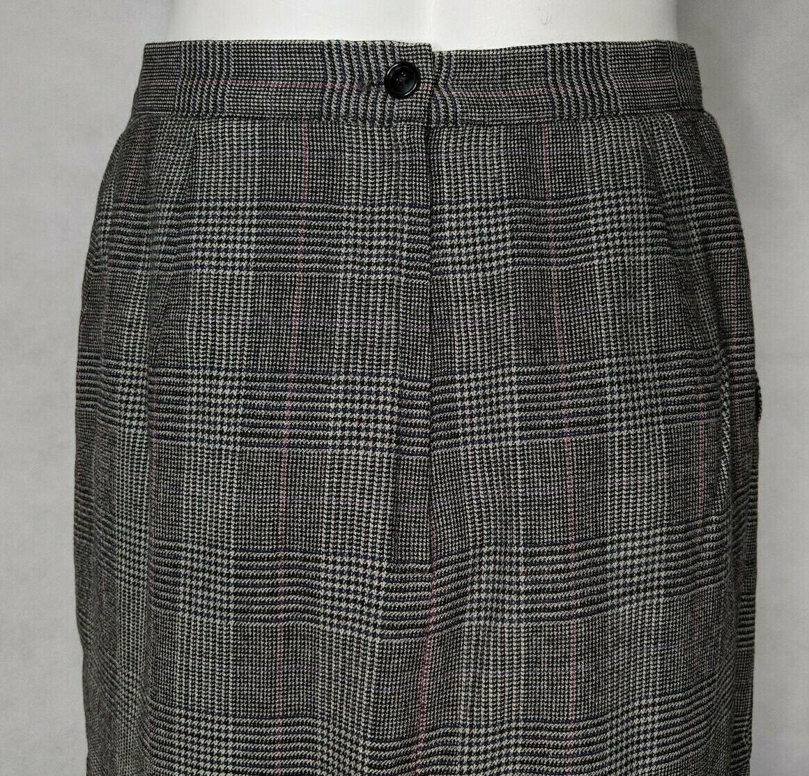 Plaid Vintage Skirt Pattern Jos. A Bank Below Knee Pockets Black White 10