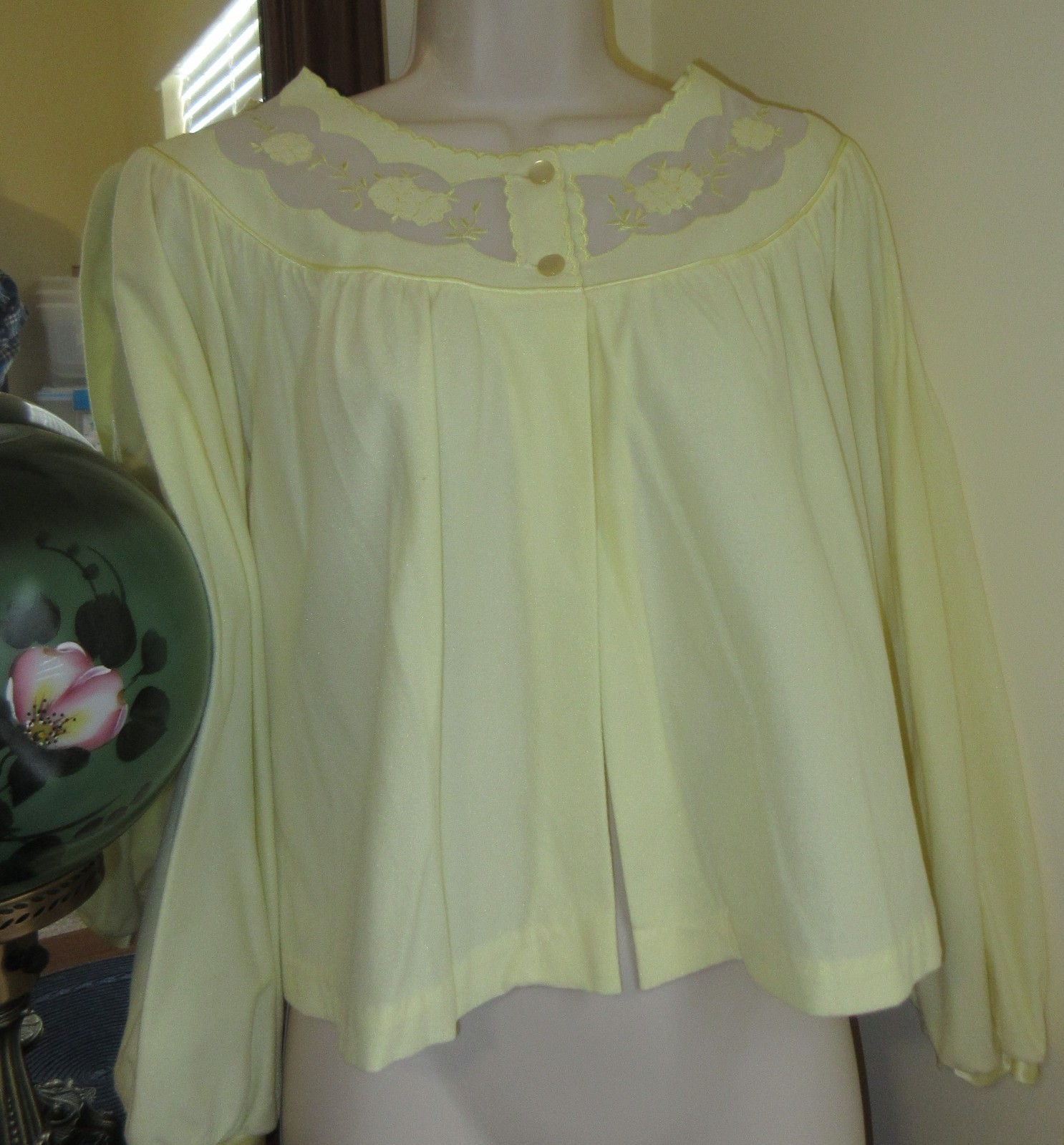 1960’s BED JACKET SCHRANK VANYLAIRE collection BRUSHED nylon WARM sz MEDIUM USA