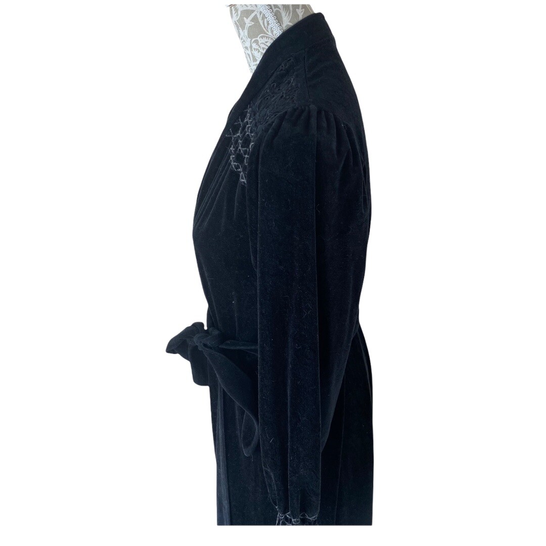 Vintage Glamorous Black Velour Robe Miss Elaine Medium (check measurements)