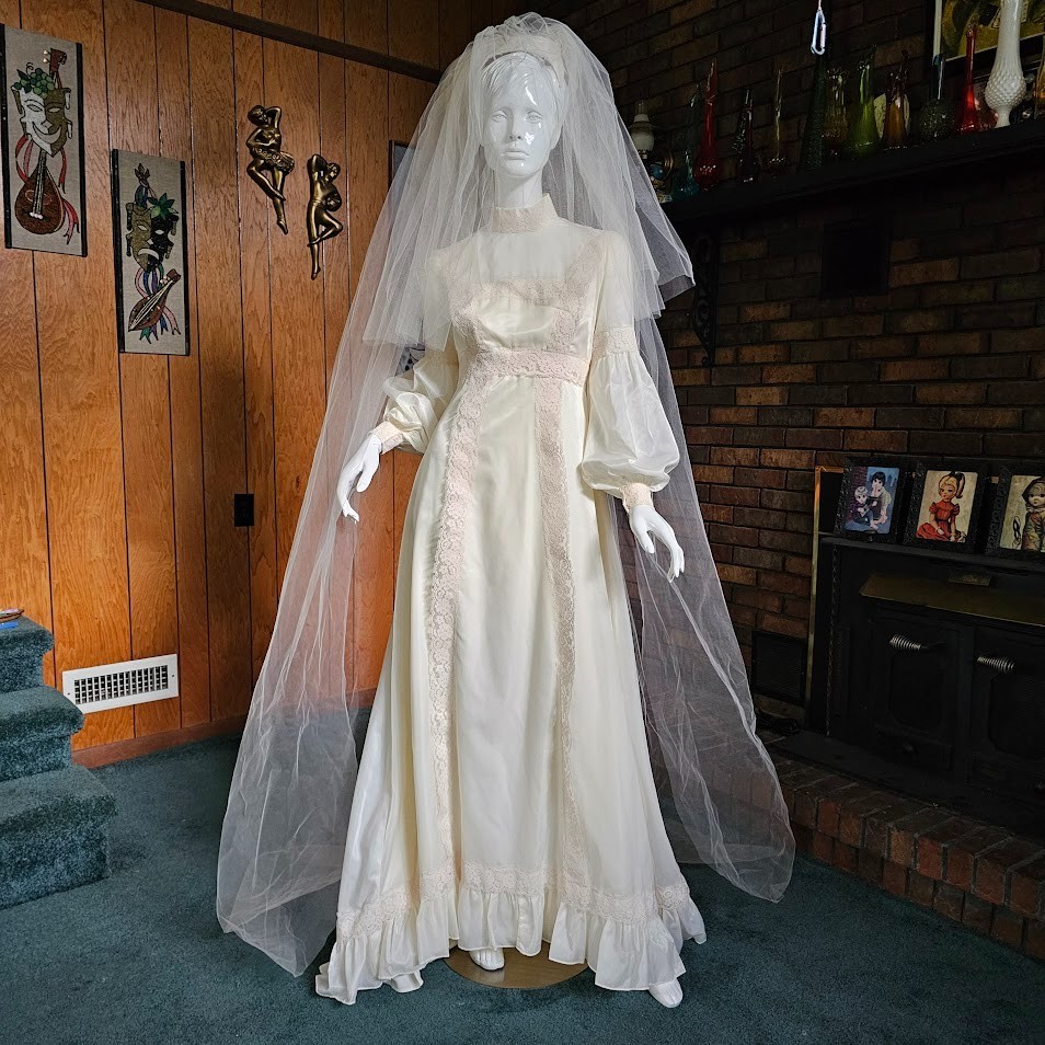 Vtg 70s Victorian Edwardian Revival Romantic Lantern Chapel Train Wedding Gown S