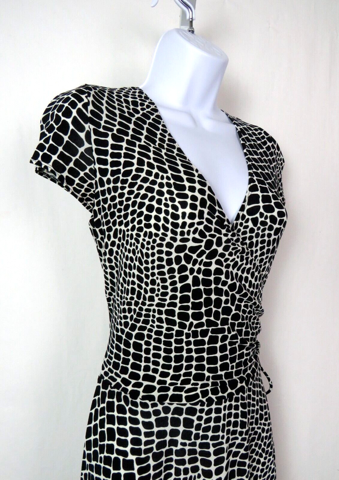 VINTAGE 1980s – 1990s POLY SPANDEX ALLIGATOR PRINT STRETCH DRESS GATHER OVERLAP