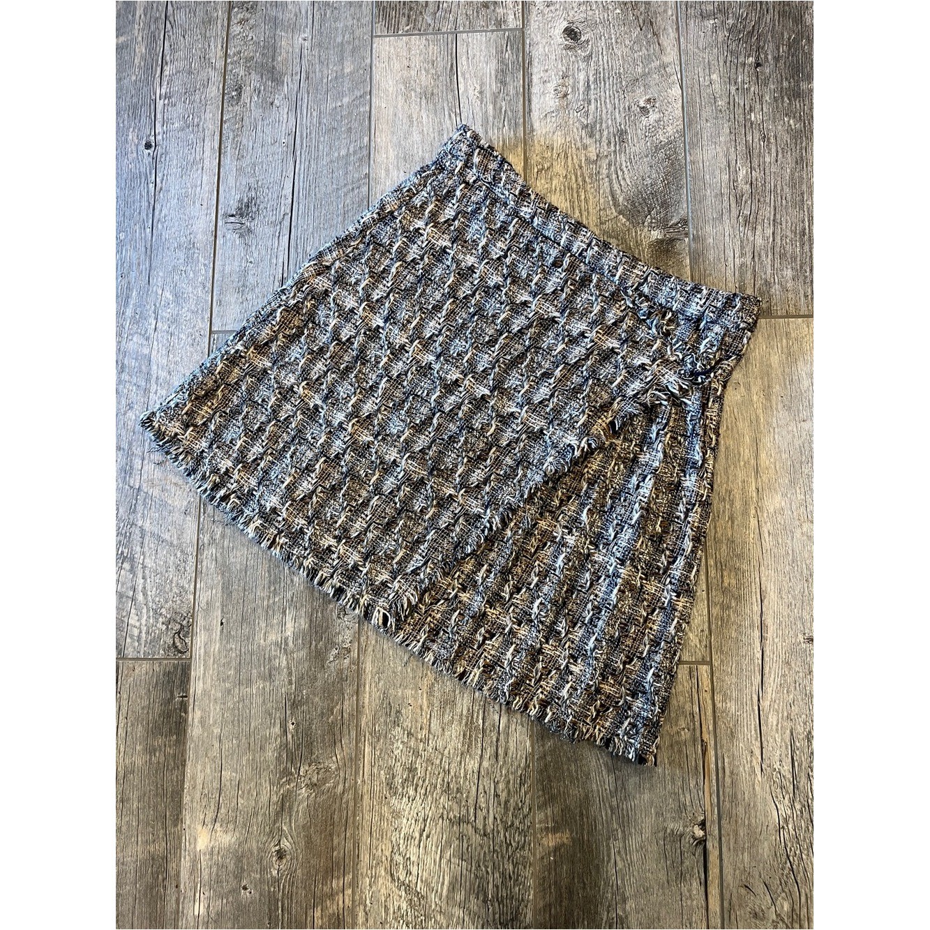 Blank NYC Black, Cream & Brown Tweed Mini Skirt size extra large