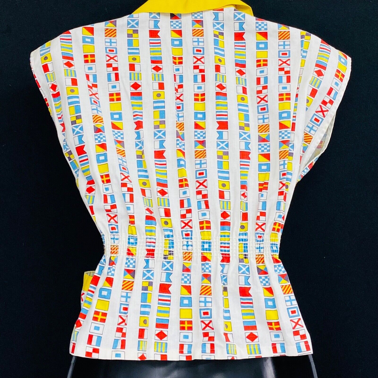 Vintage 1950s novelty print flags blouse, white yellow collar crop top shirt XS