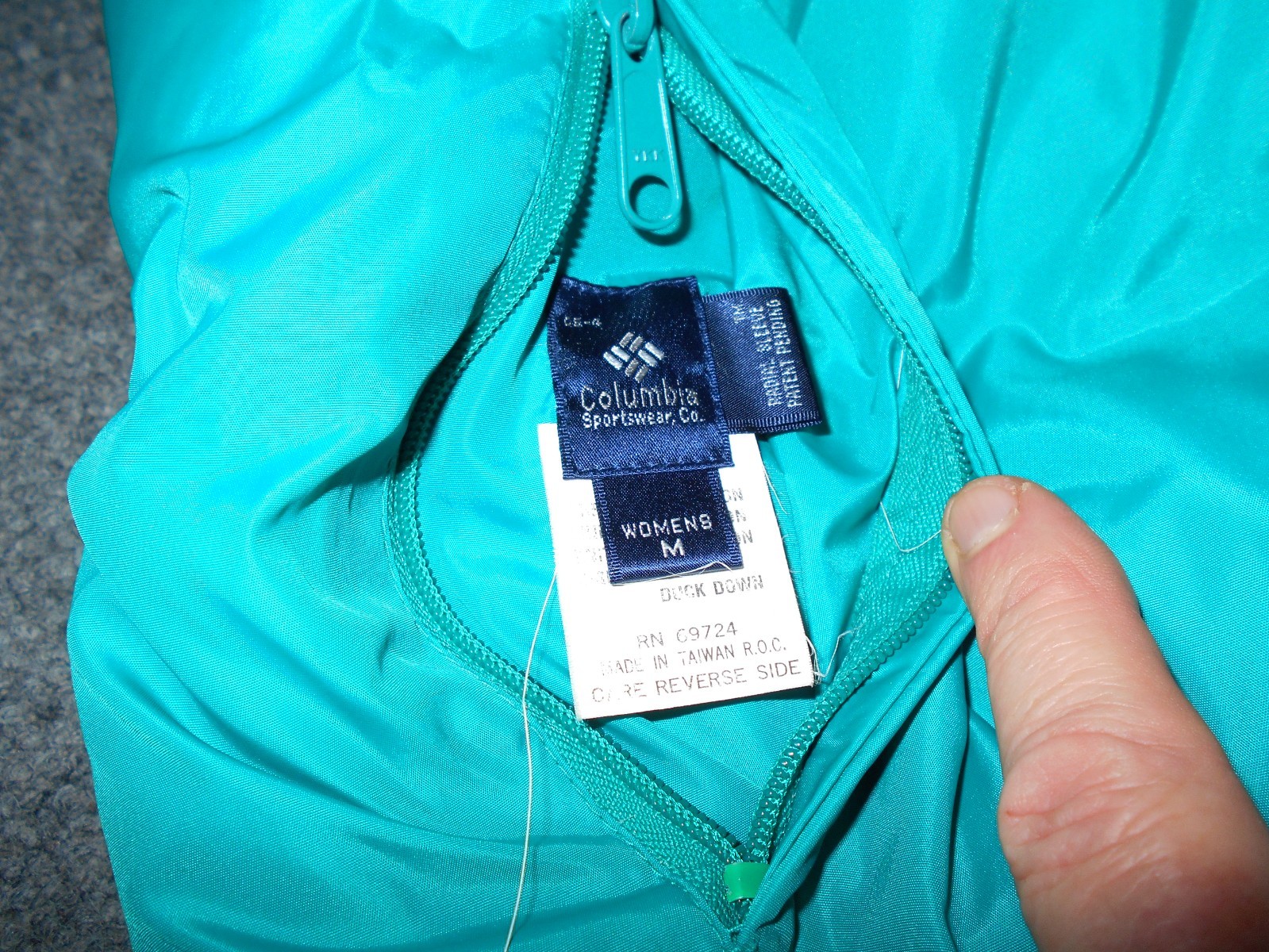 COLUMBIA VTG 80’S WOMENS MEDIUM REVERSIBLE DOWN FILLED PUFFER JACKET