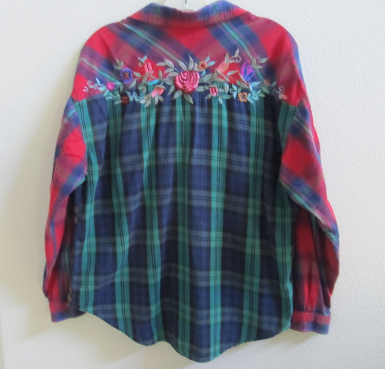QPS Western Mixed Plaid Floral Embroidery Button-Front Flannel Missy Sz M (44″)