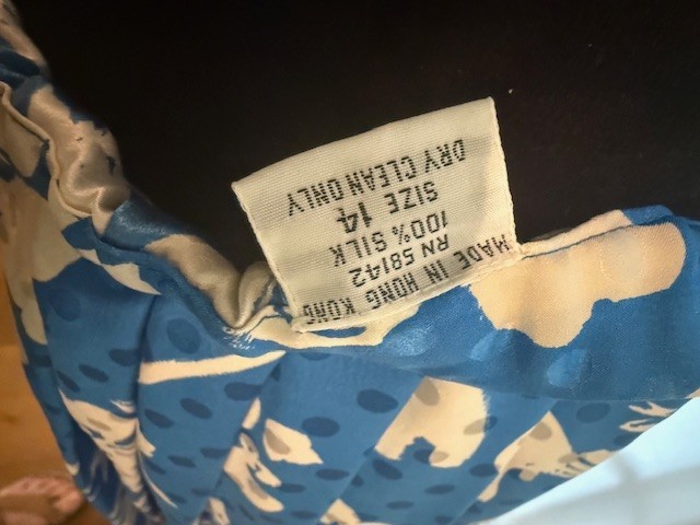 VINTAGE MAGGY LONDON SILK BLUE AND WHITE FLORAL OUTFIT SKIRT JACKET SIZE M 8