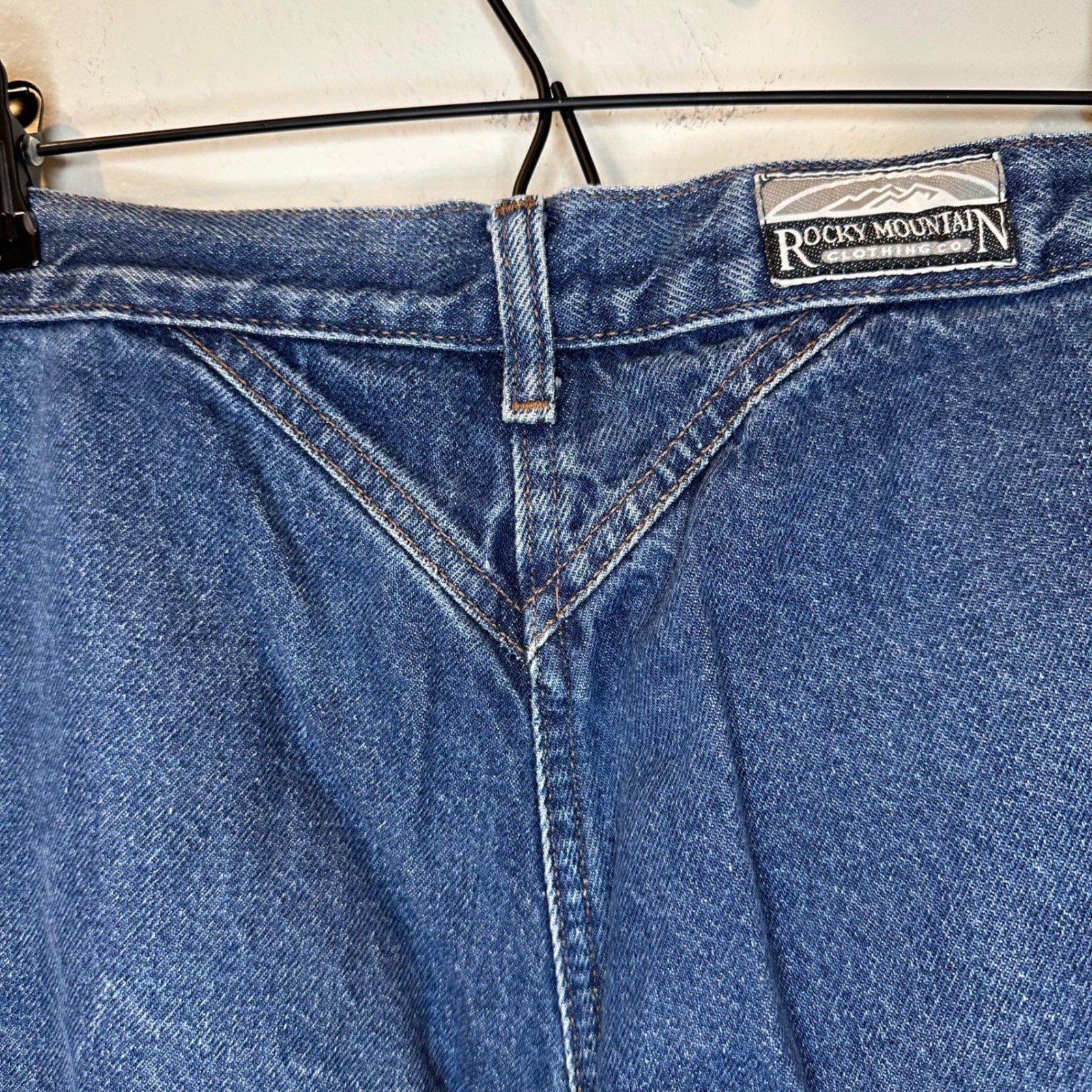 Vintage Rocky Mountain Western Jeans Womens 19/20 Blue High Waist Tapered V-Back