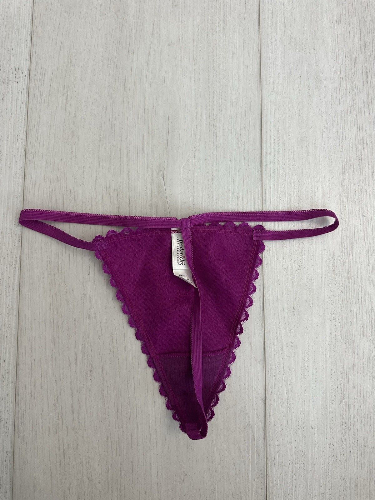 Vintage Frederick’s of Hollywood V-String Thong Sz One Size – Magenta Paisley