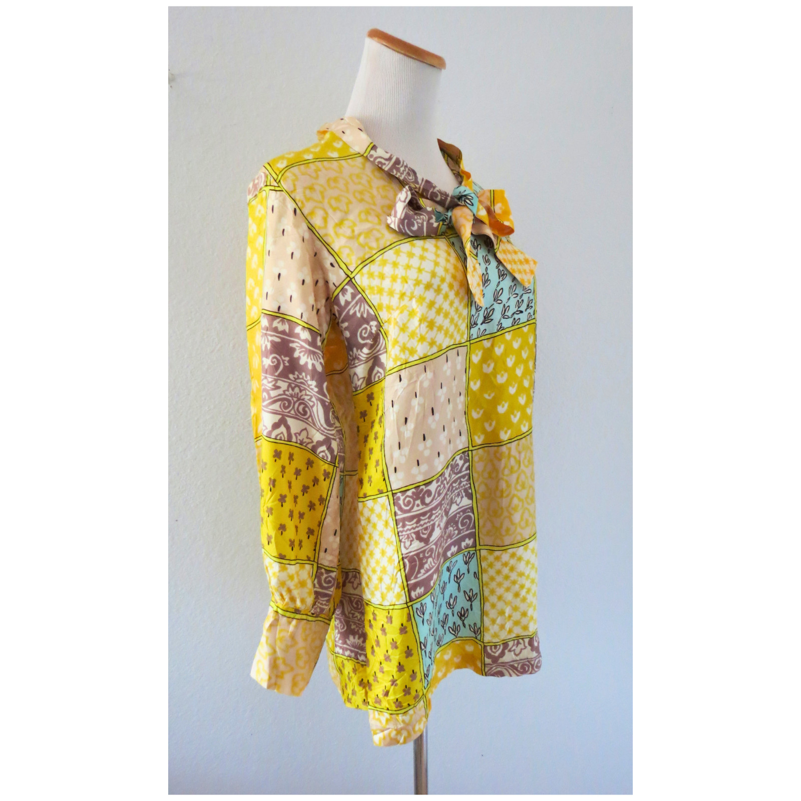 Vintage 60s Groovy Blouse – Long Sleeve Psychedelic Print Mod Top – Medium