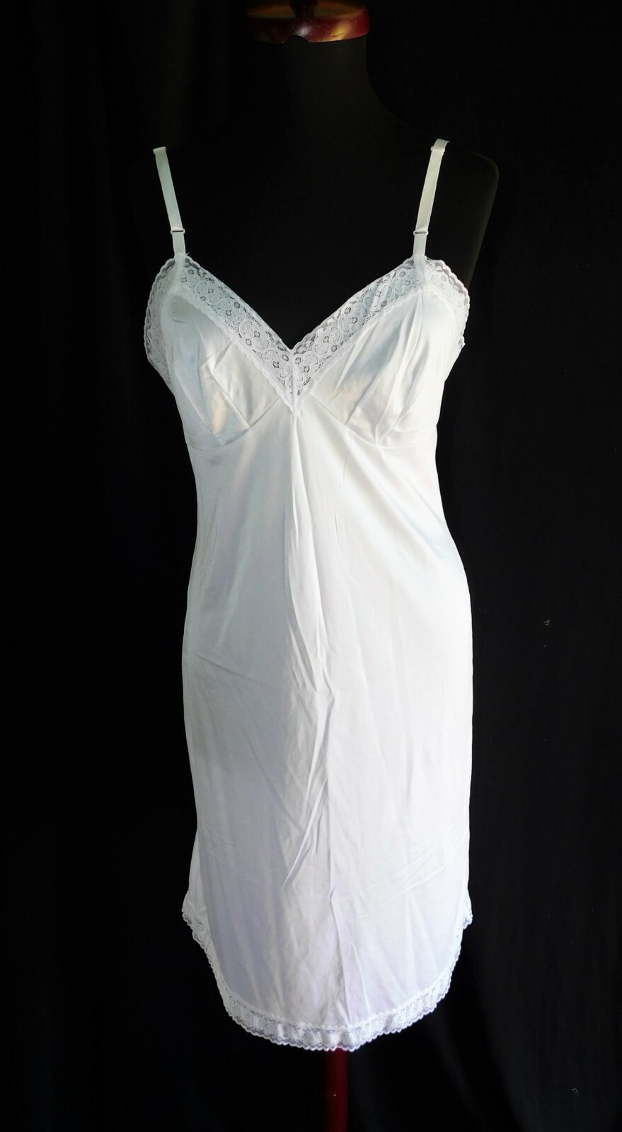 Vintage Vanity Fair white full petticoat slip, SZ 34, 10-103, nylon, lace