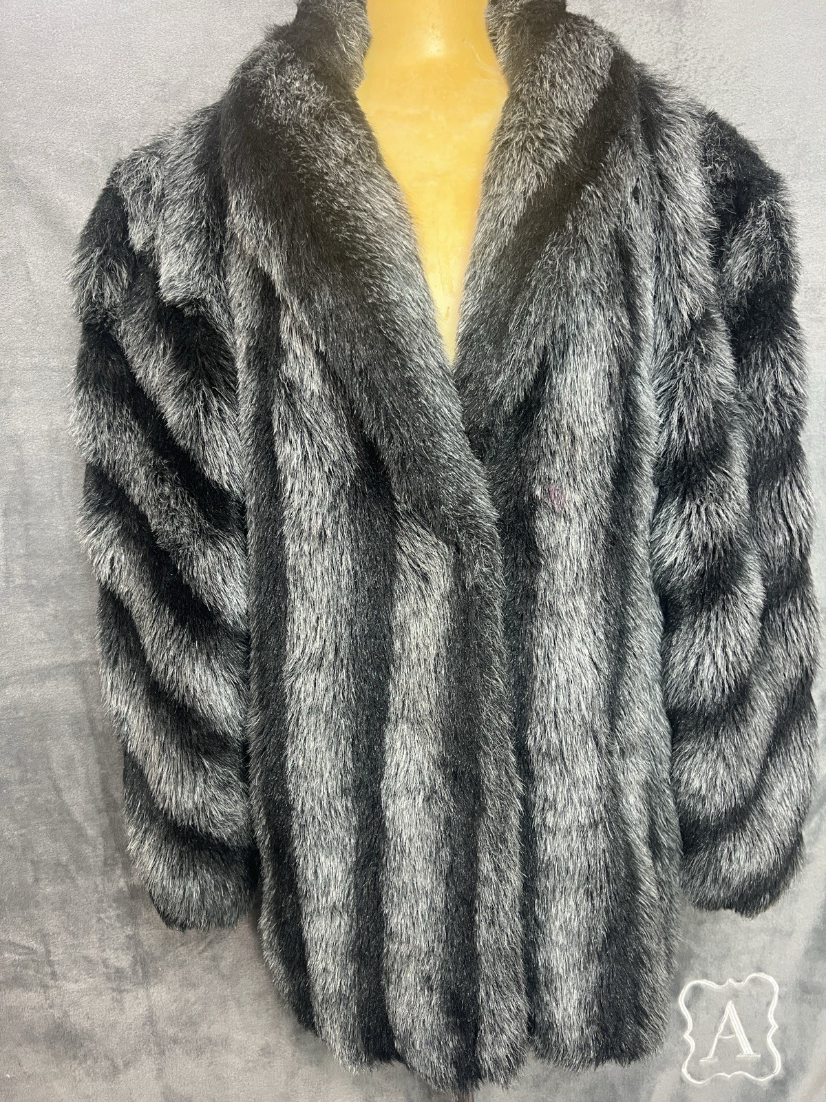 Faux Raccoon Fur Coat Vintage Gray Black Striped Shaggy Winter Jacket – Size?