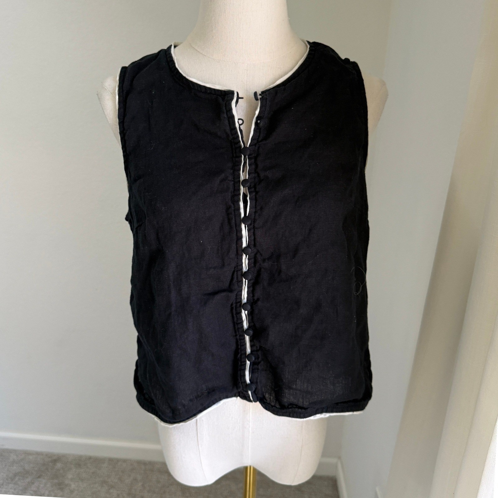 Tahari Black 100% Linen Button Front Vest Top Medium Minimal Elegant Old Money