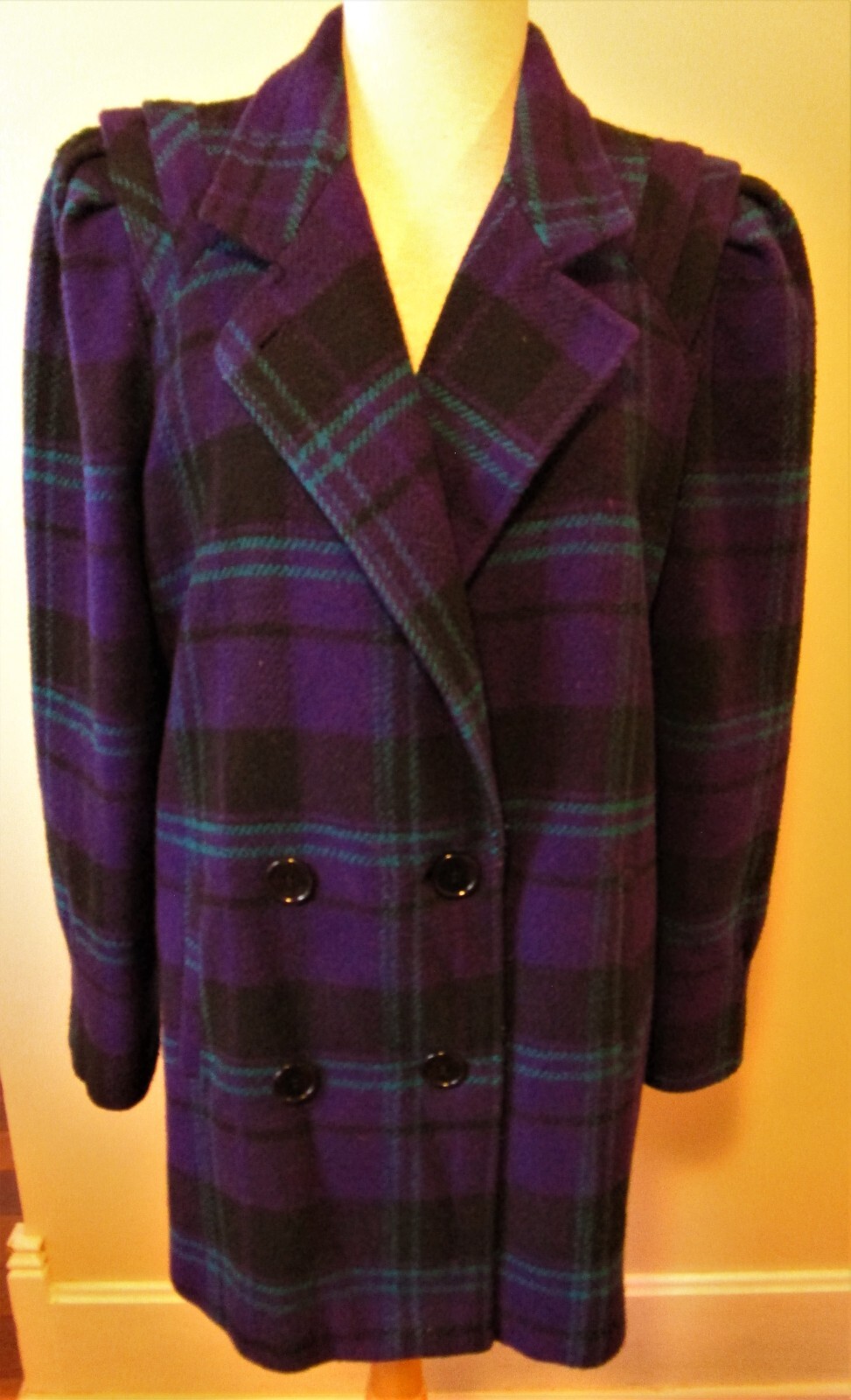 VINTAGE NEW YORK GIRL, LARGE PLAID 90’S COAT, BUTTON FRONT, LINED, SZ 6, SUPER!