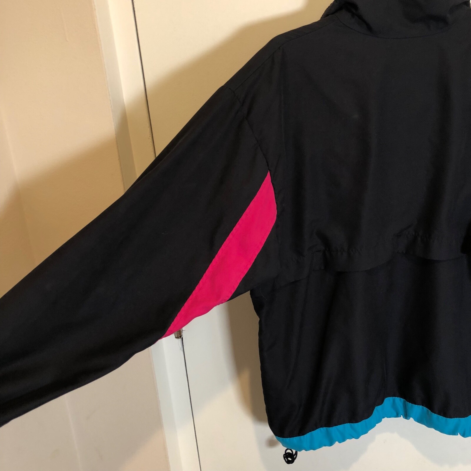 Vintage Reebok Women’s Black Windbreaker Pullover Size Medium Quarter Zip