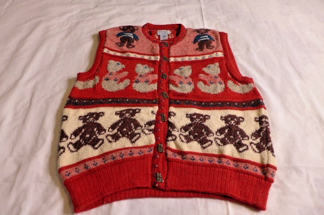 VTG 1986 Women’s Red Blueberry Woolens 100% Wool Vest Bears Hand Made USA Large