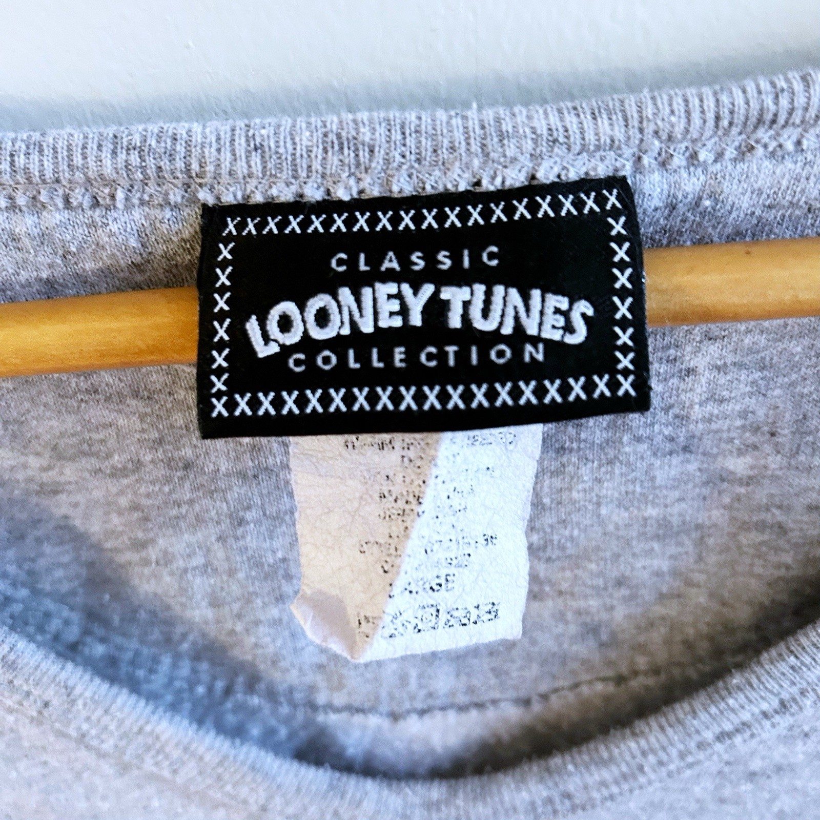 Vintage 1997 Looney Tunes Acme Sports Sweatshirt Gray Women’s Large Crop