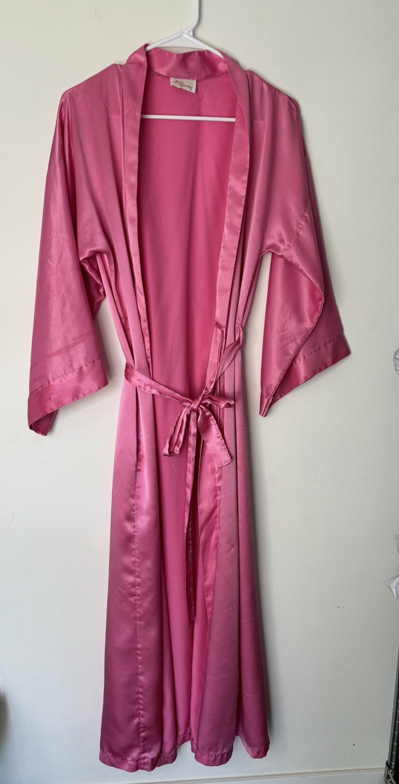 Ilise Stevens Pink Satin Robe M/L. VNTG