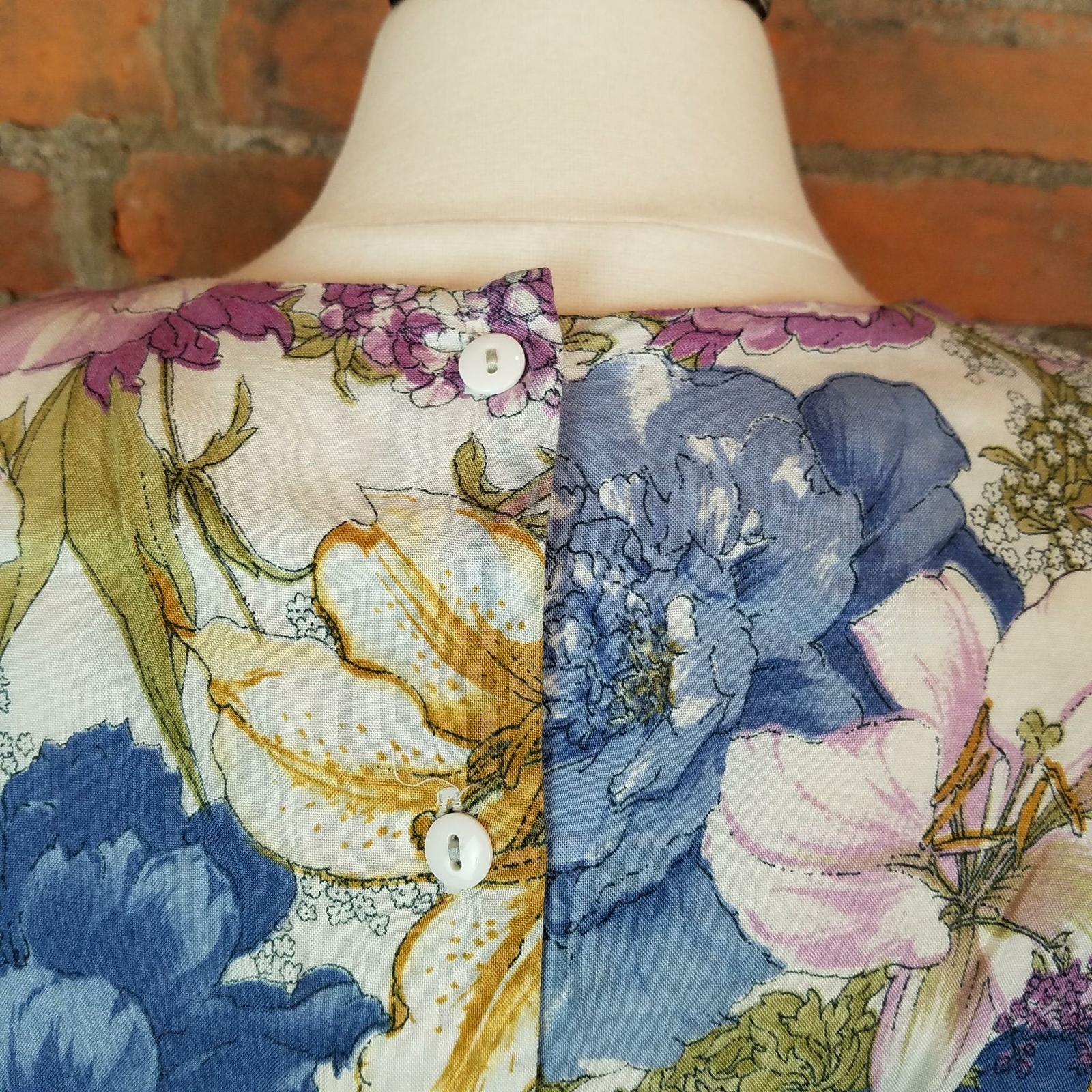 Vintage Womens Blouse FloralPrint White w/LilacBlueGreen Dolman Sleeves Size 12