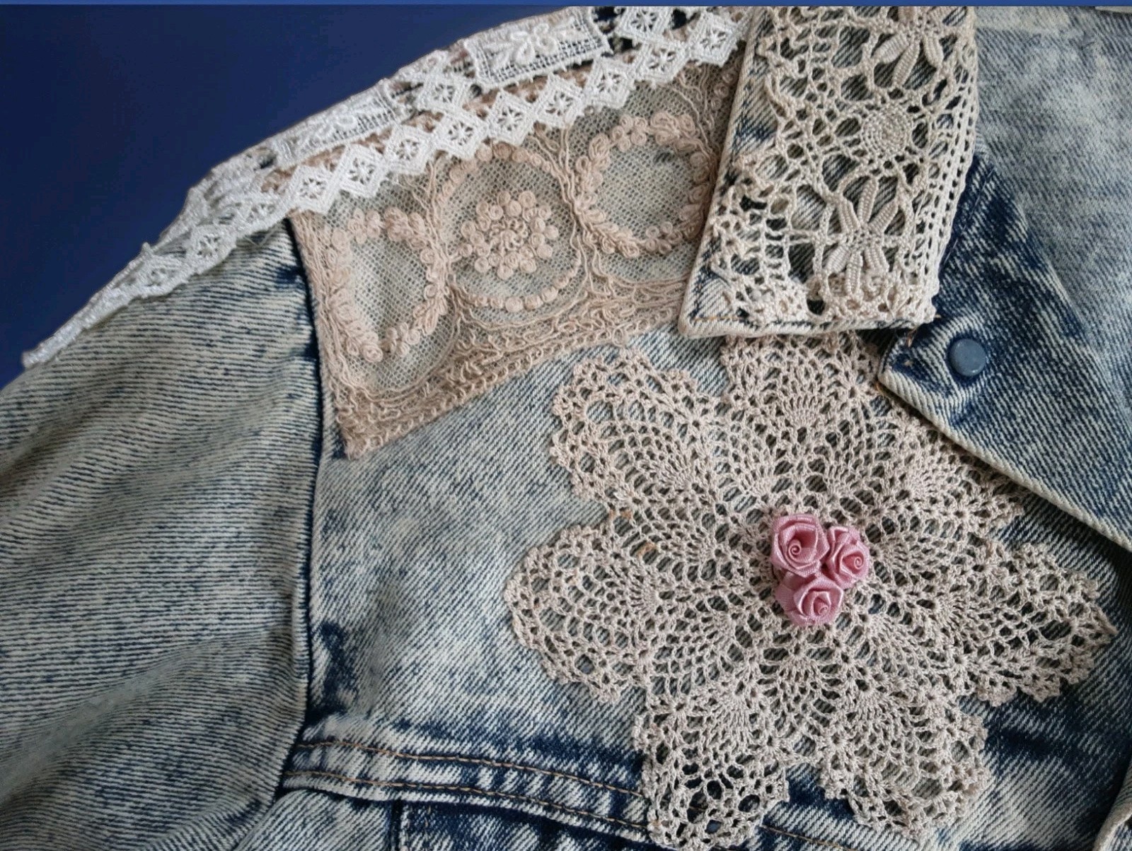 VTG Denim & Old Lace Embellished Jacket Embroidery Boho Chic Cottagecore M-L
