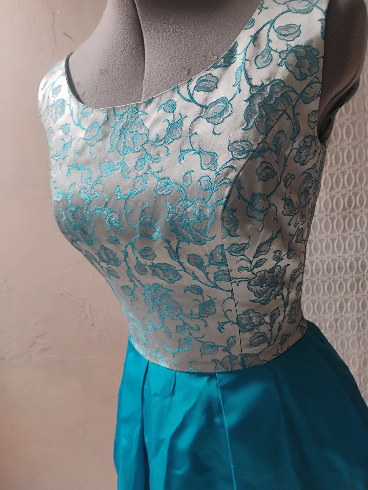Vtg 1950s Gloria Swanson bombshell Turquoise Brocade Tafetta Dress sz 4
