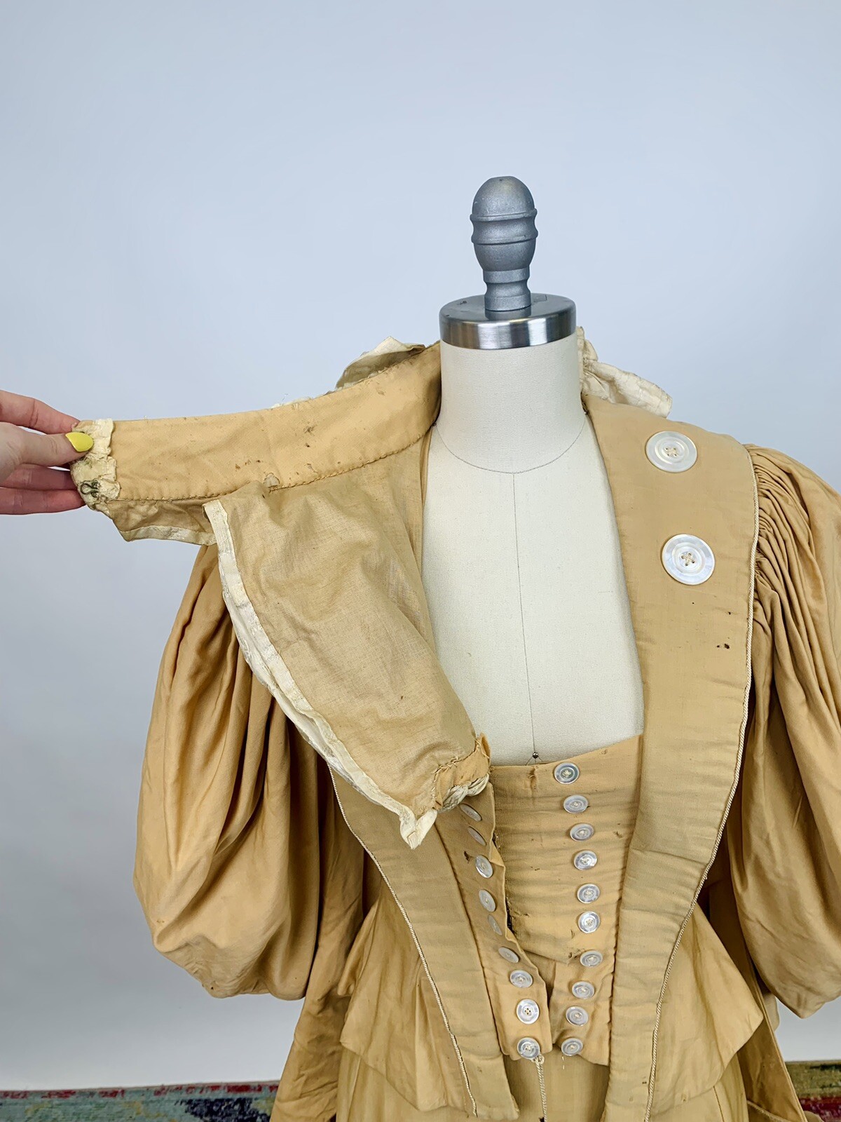 Antique Victorian 1890s Bodice & Skirt Set Tan Silk Leg of Mutton Sleeve AS IS