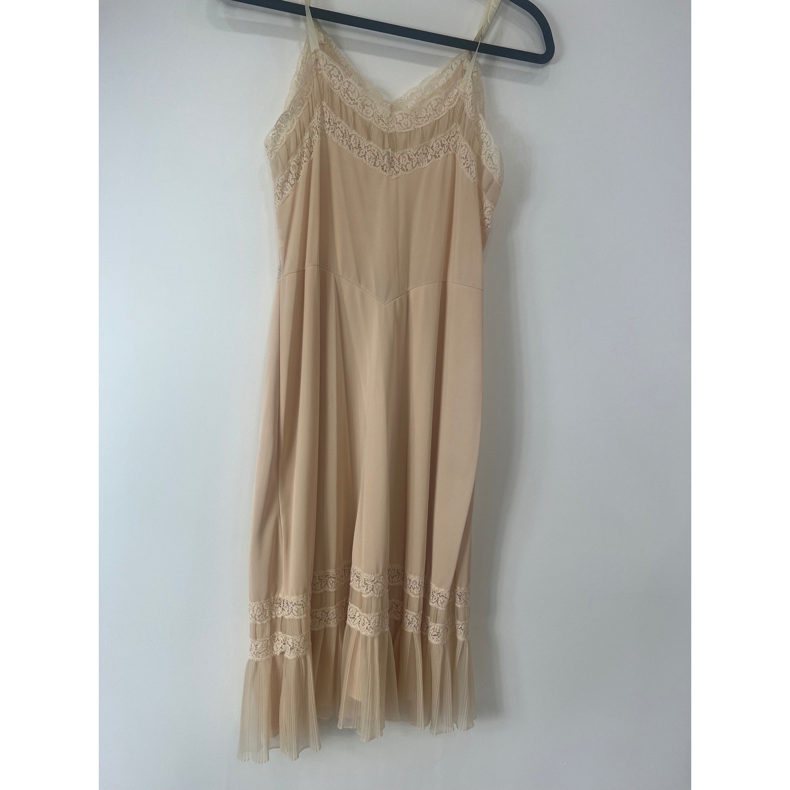 Vintage Charmode Sears Roebuck Nude Lace Pleated Ruffle Full Slip Dress Size 38