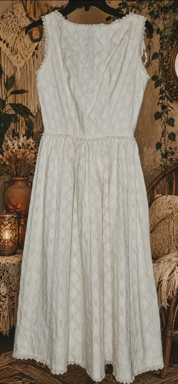 Vintage 1960s Maggi Maid of Lucerne swiss white Jacquard Fit & Flare Dress XS