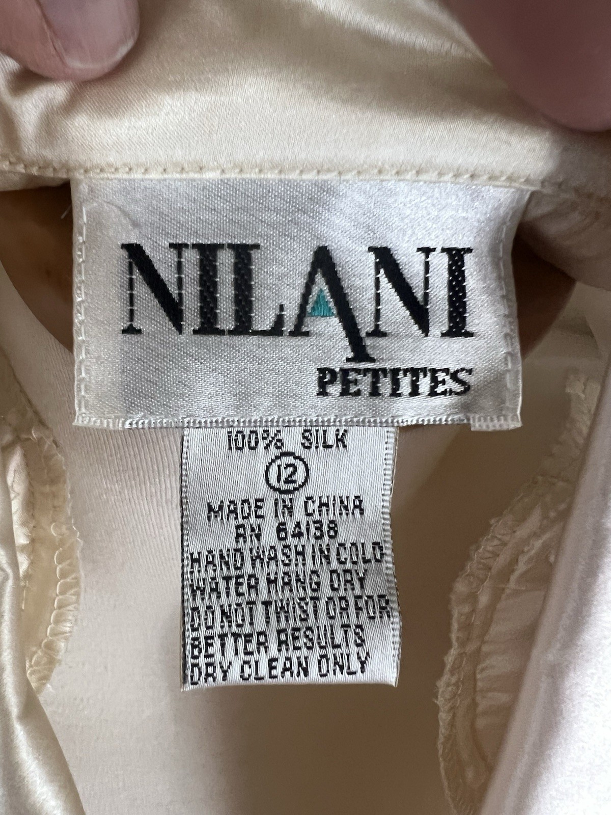 VTG 90’s Nilani Silk Blouse Embroidered Collar Buttons Petite 12 Ivory White