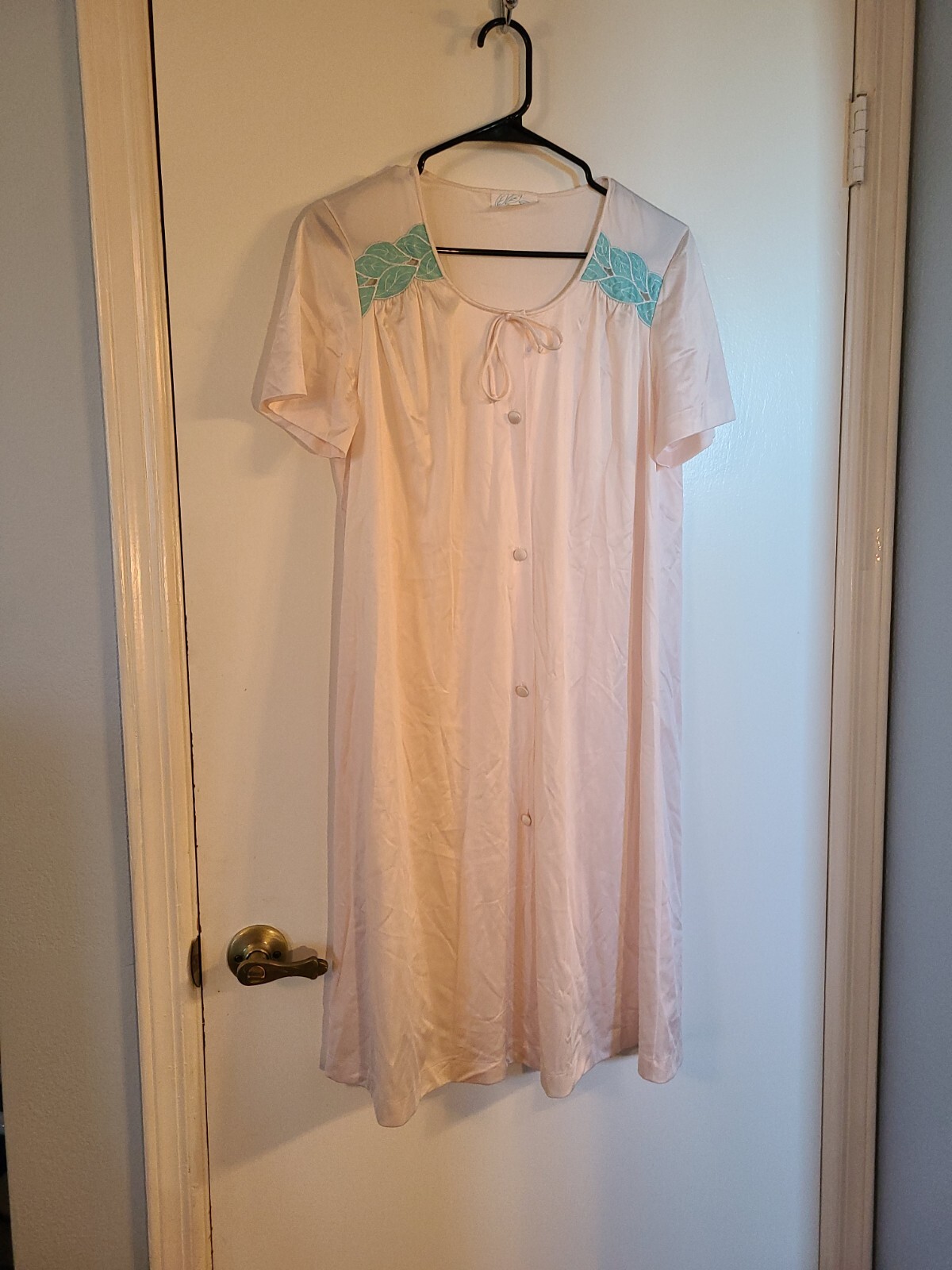 Vintage Jolie Two Hollywood Dressing Gown Robe Embroidered Soft Pink Nylon Sz S