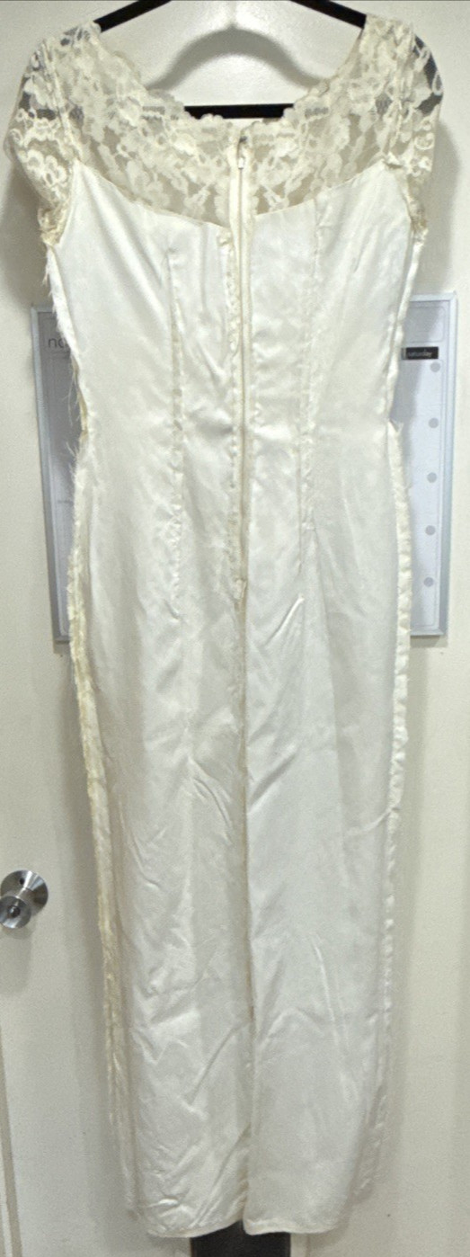 ***ANTIQUE/VINTAGE 1967 Lace Sheath LS Wedding Dress w/Satin Cape Sz 5/6 L@@K***