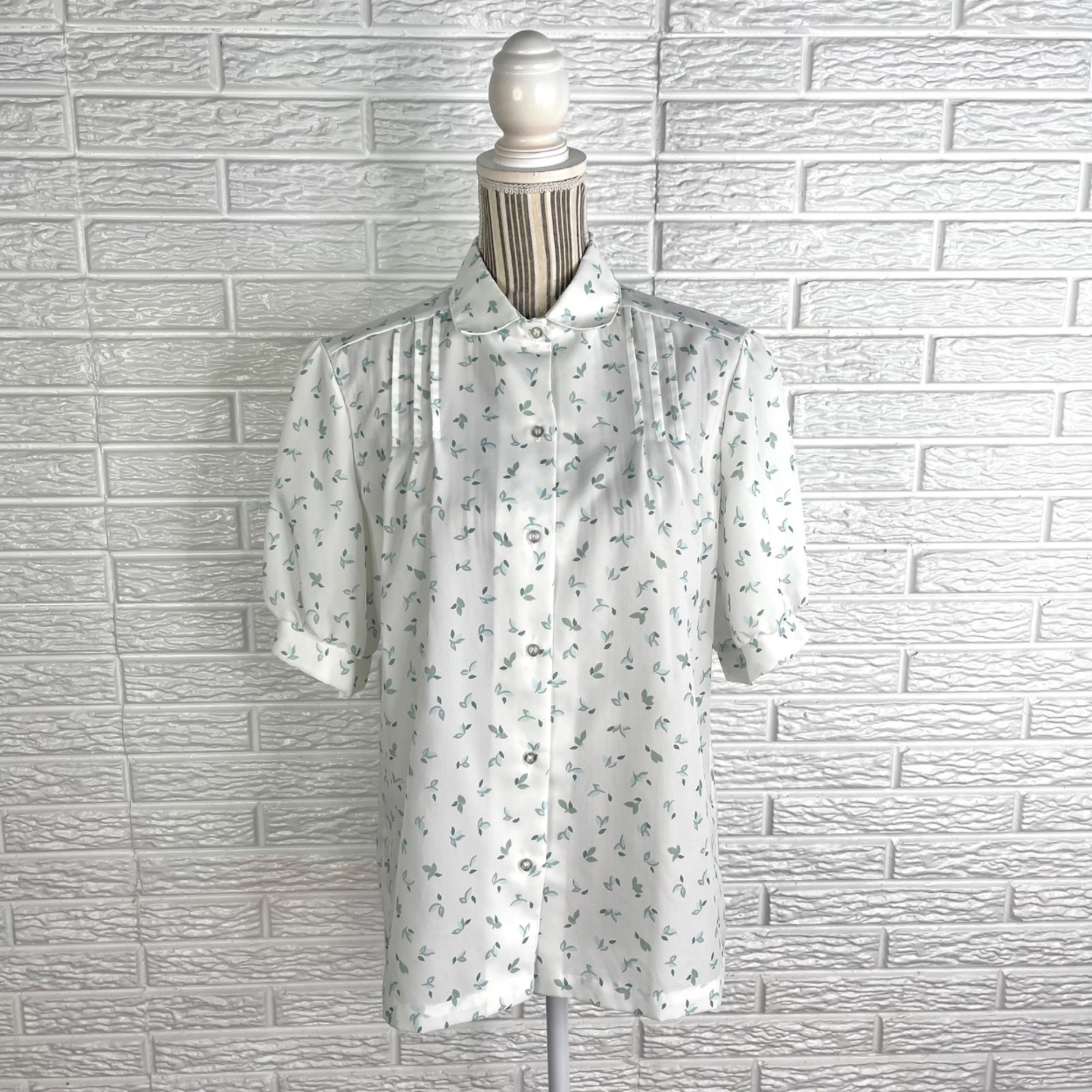 Vintage 70s Cos Cob Ditsy Floral Blouse Shirt Pintuck Detailing Size 15/16