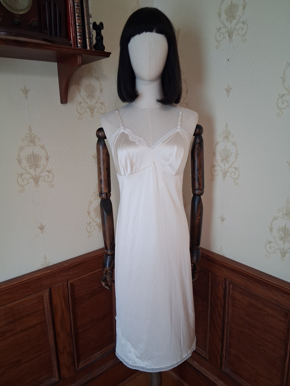 Vintage 1970s Vanity Fair Ivory Lace Trimmed Coquette Cottagecore Slip Dress
