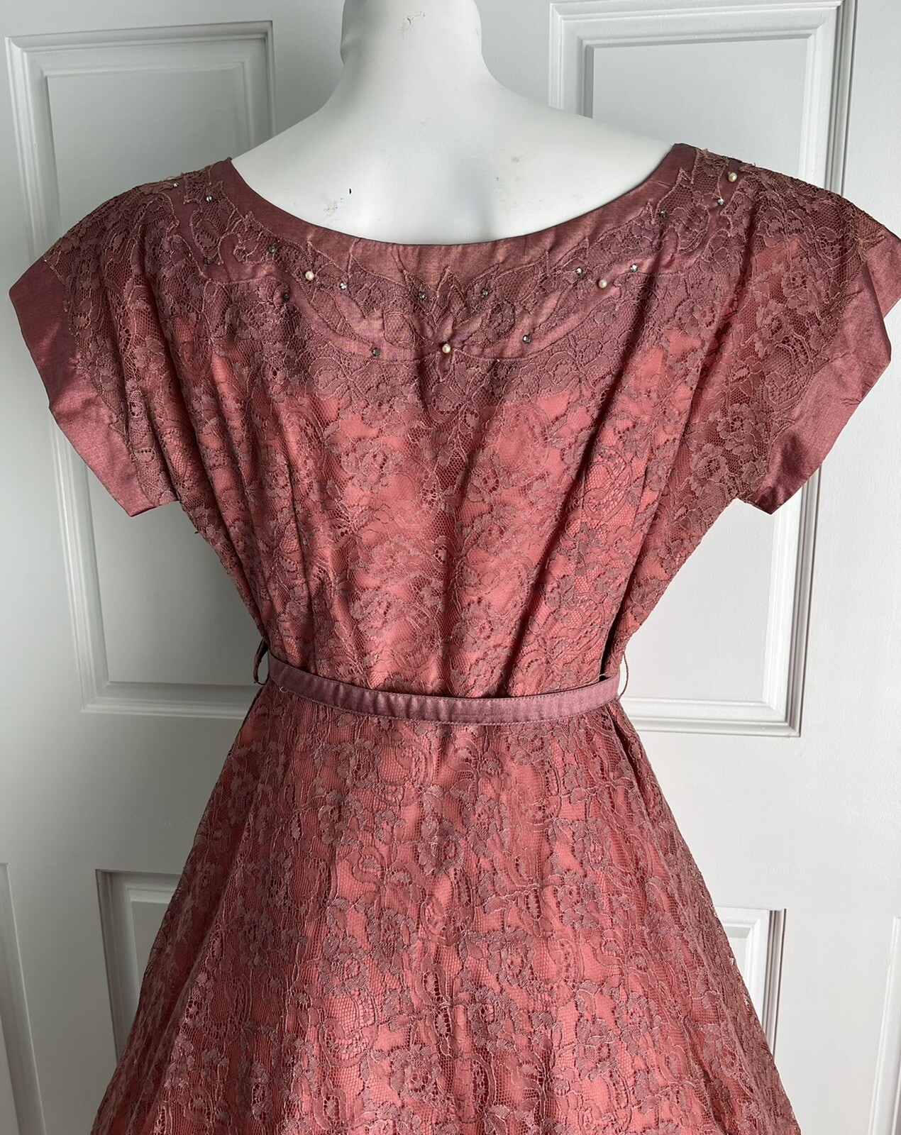 1950’s Mauve Pink Lace Overlay Iridescent Full Flared Tulle Skirt Party Dress M