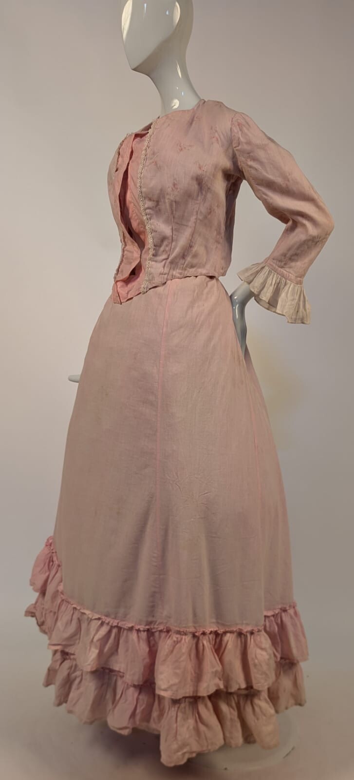 ANTIQUE EDWARDIAN PINK COTTON BUSTLE DRESS IN 18TH CENTURY STYLING